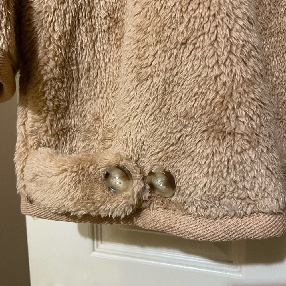 Cozy Co by Cozy Casual beige fleese jacket.